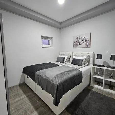 Apartamento I Sobe Gromilovic