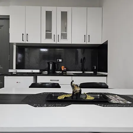 I Sobe Gromilovic Apartment *