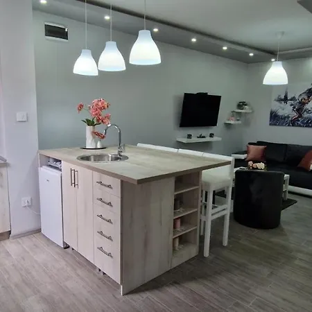 I Sobe Gromilovic * Sombor